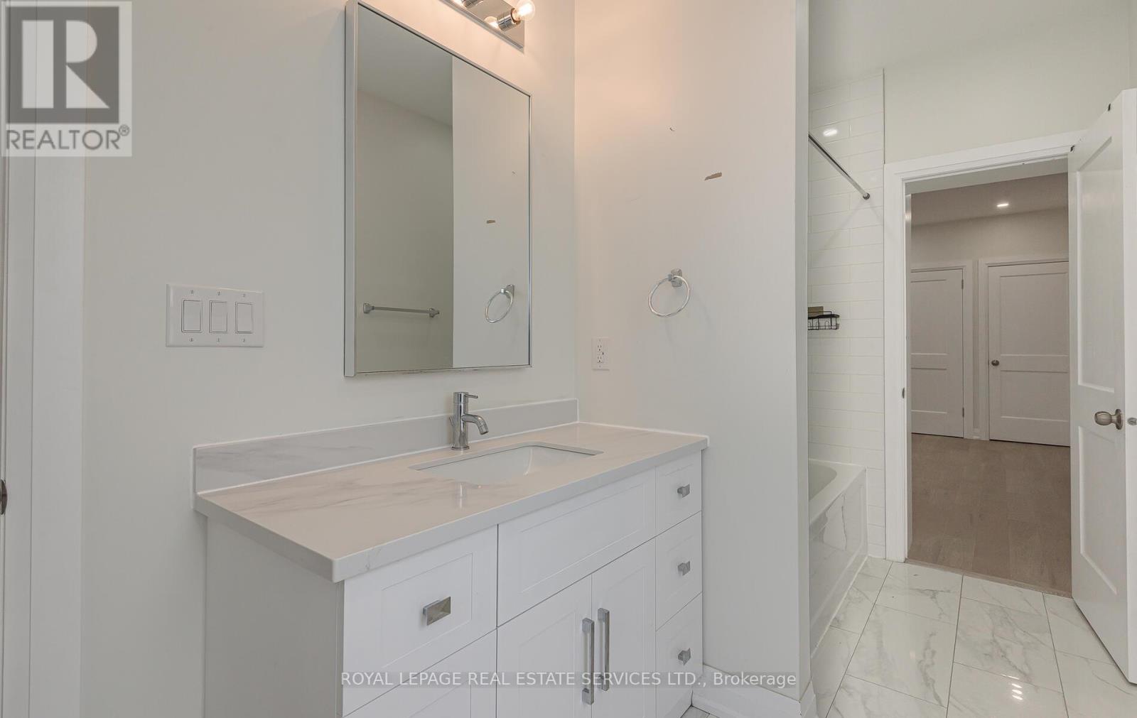 631 Lawrence Street, Cambridge, Ontario  N3H 2M8 - Photo 15 - X12258214