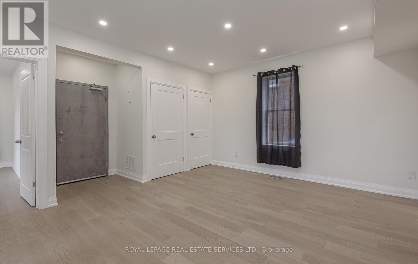 631 Lawrence Street, Cambridge, Ontario  N3H 2M8 - Photo 4 - X12258214