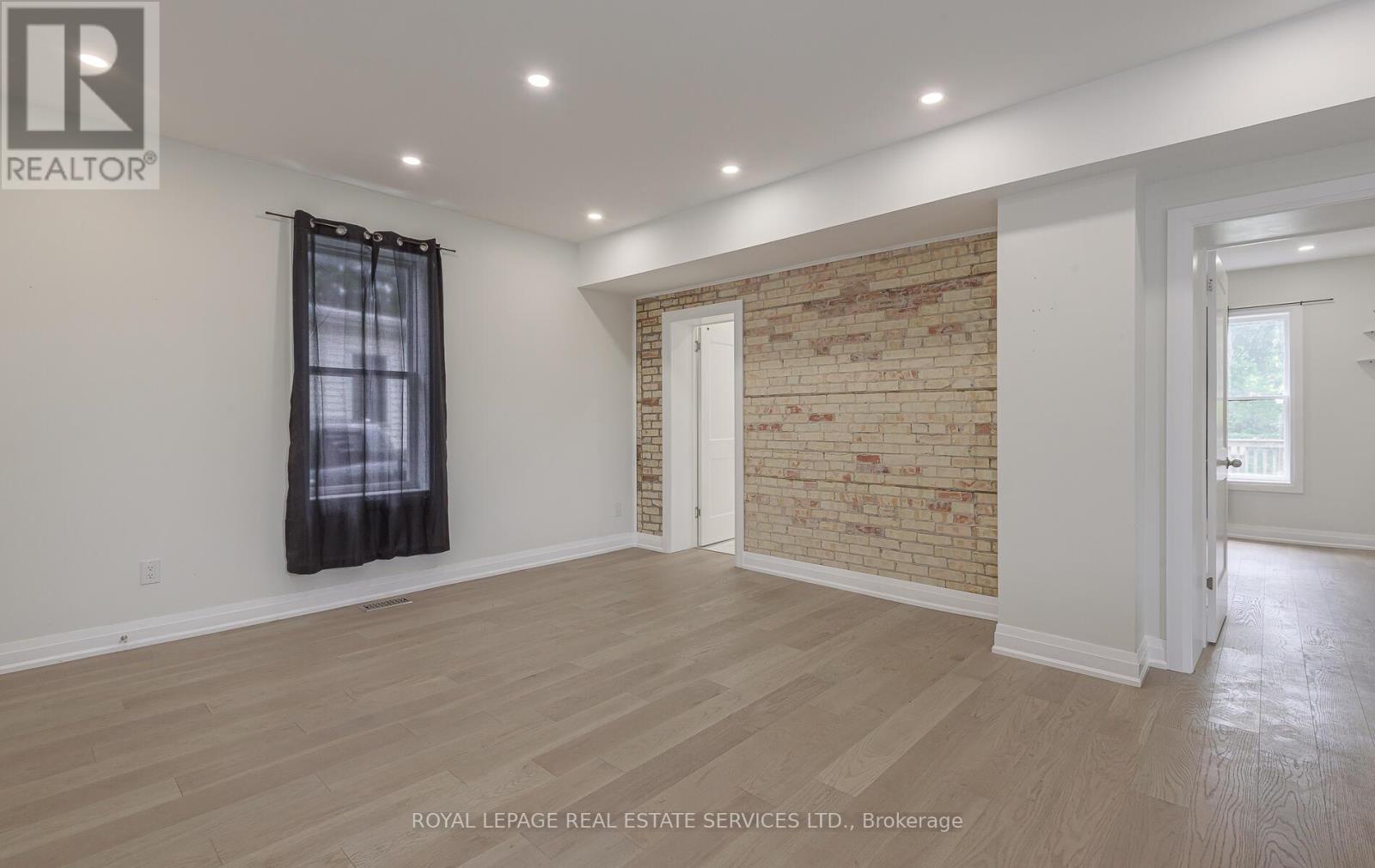 631 Lawrence Street, Cambridge, Ontario  N3H 2M8 - Photo 5 - X12258214