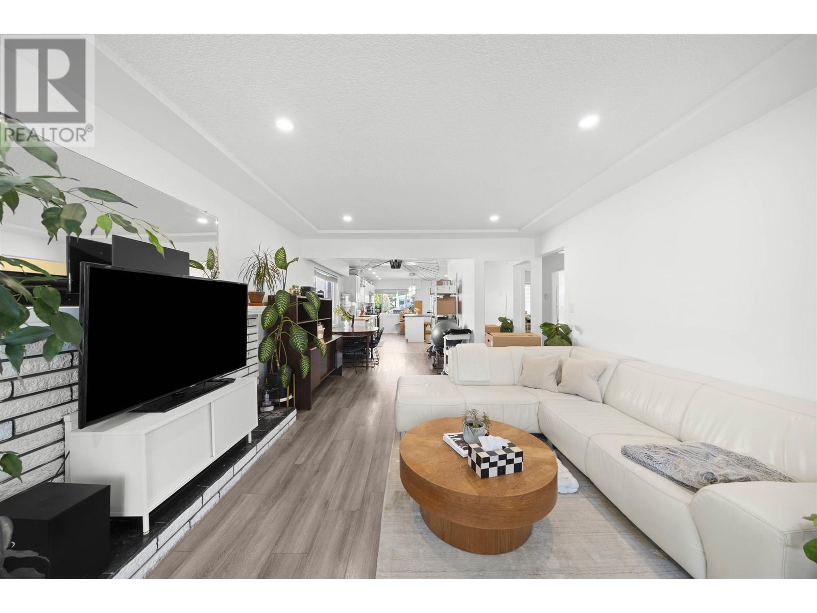 Property at 2647 DUNDAS STREET image 4