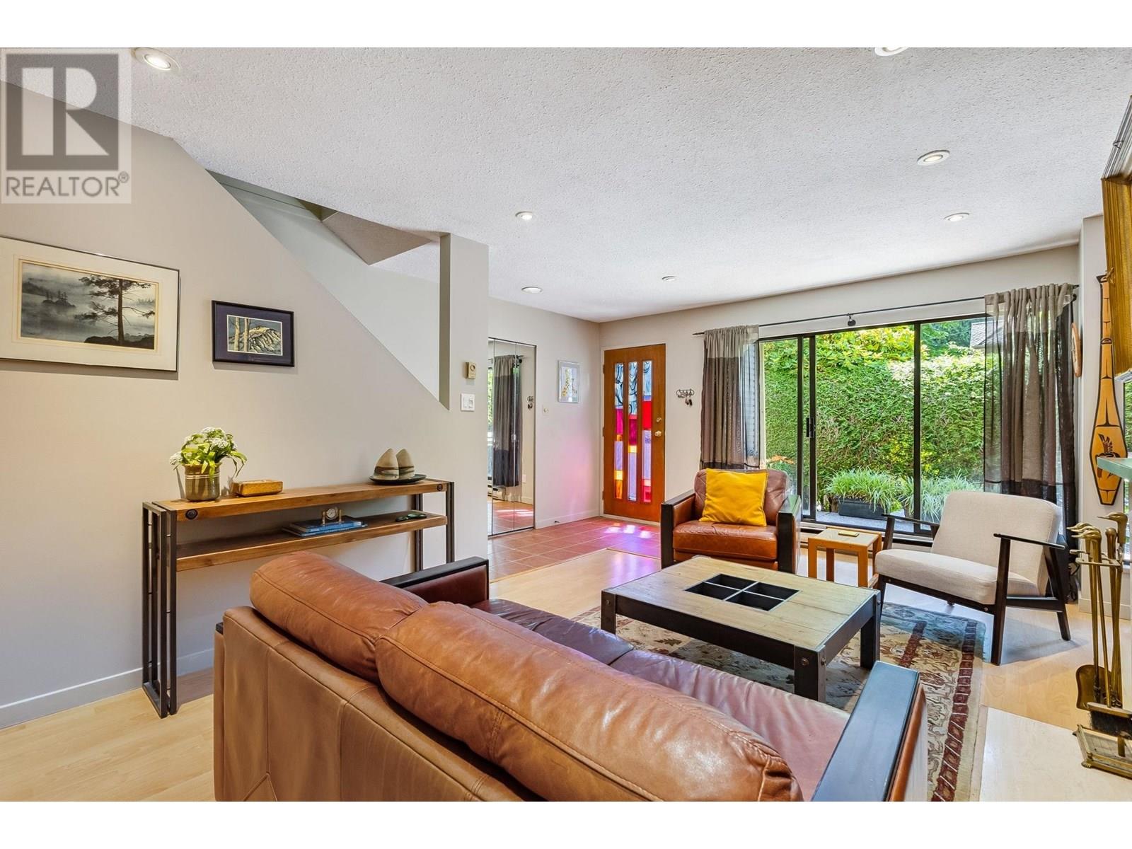 Property at 2024 CHESTERFIELD AVENUE image 2