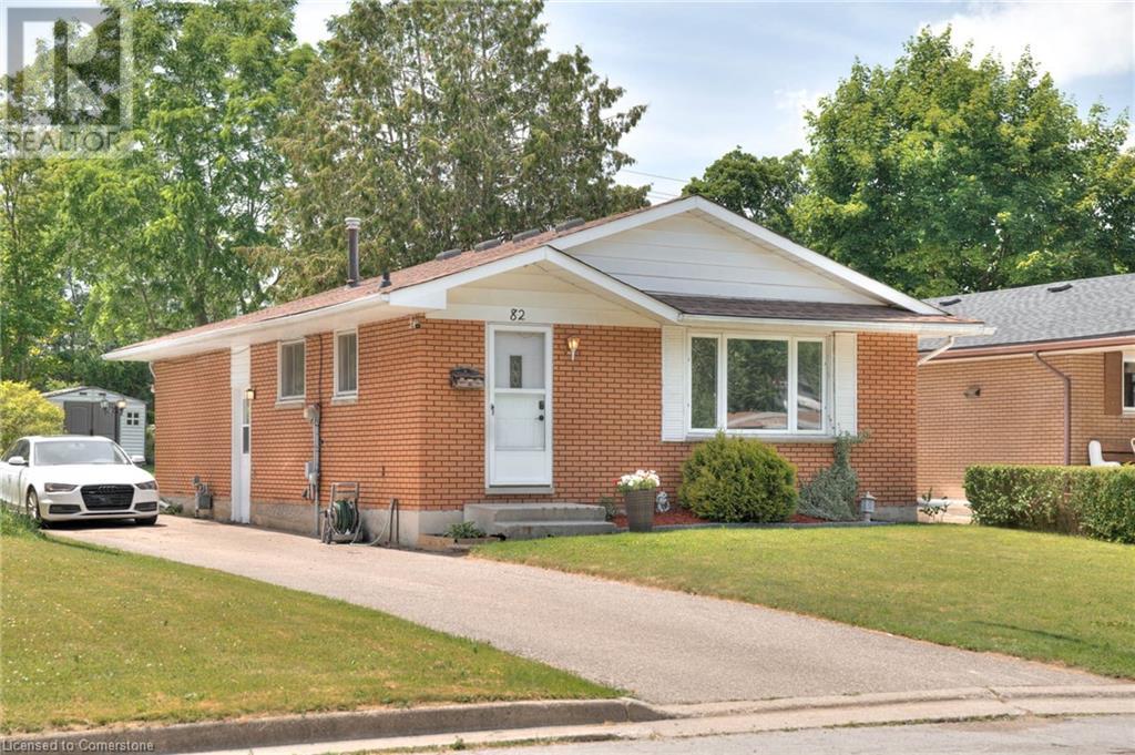 Property at 82 ARROWHEAD Crescent image 2