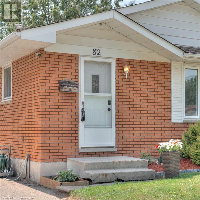 Property at 82 ARROWHEAD Crescent image 3