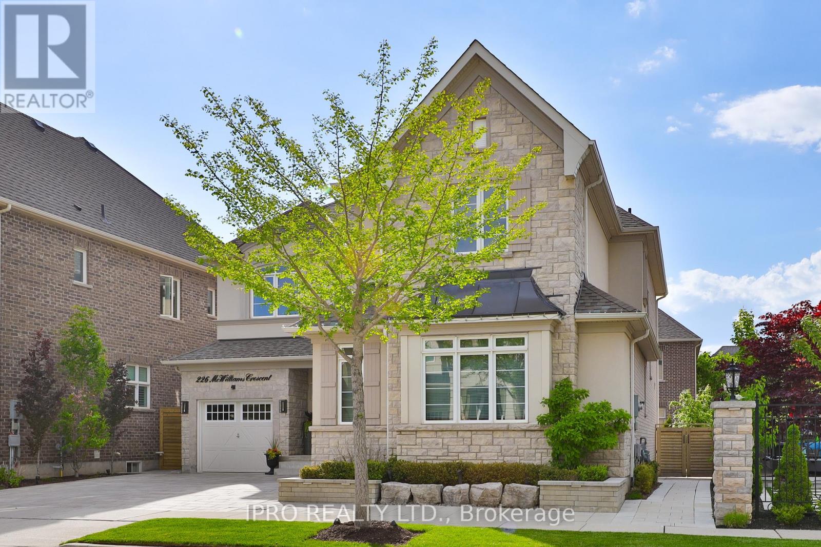Property at 226 MCWILLIAMS CRESCENT image 3