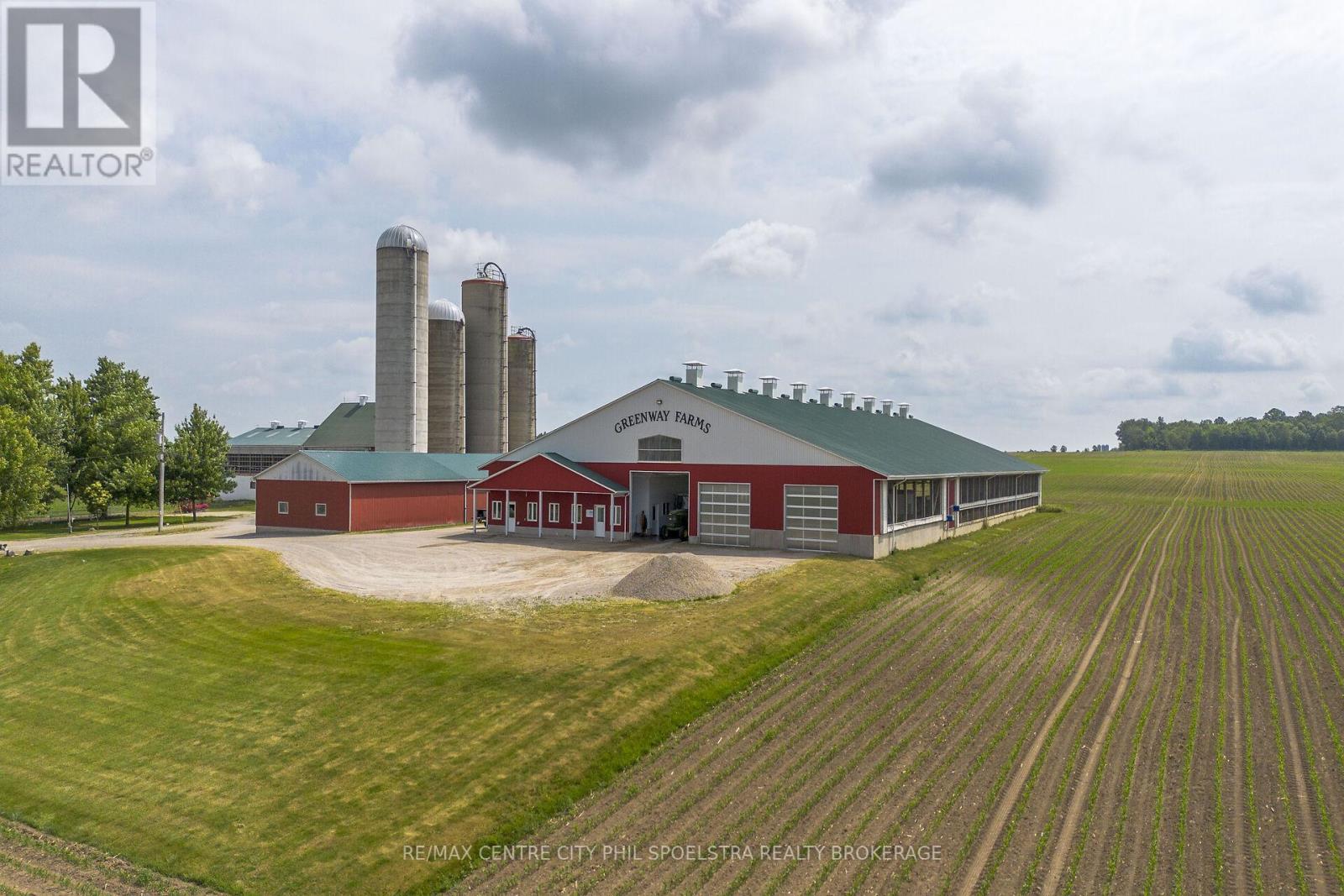 34212 Denfield Road, Lucan Biddulph, Ontario  N0M 2J0 - Photo 2 - X12258306