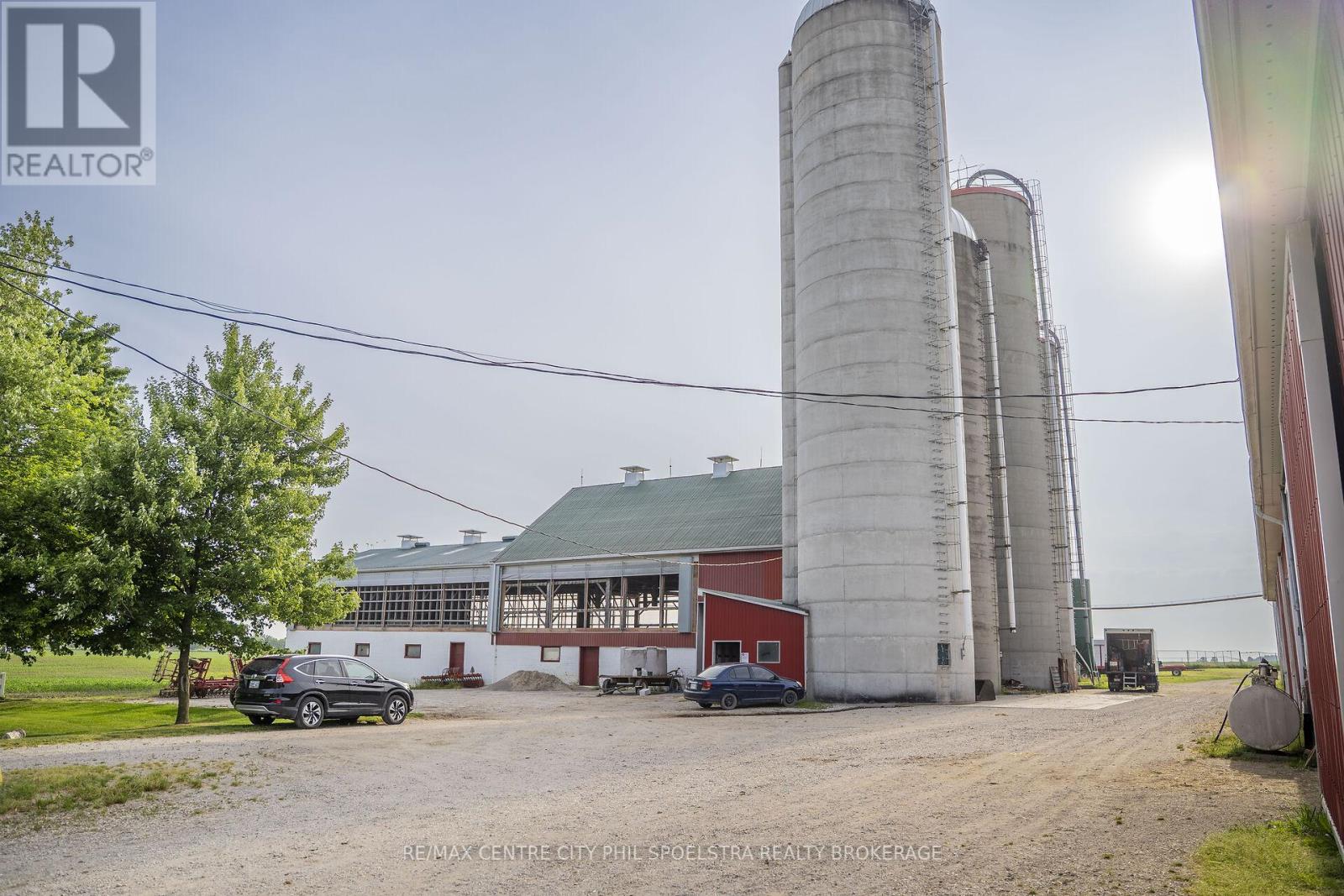 34212 Denfield Road, Lucan Biddulph, Ontario  N0M 2J0 - Photo 22 - X12258306