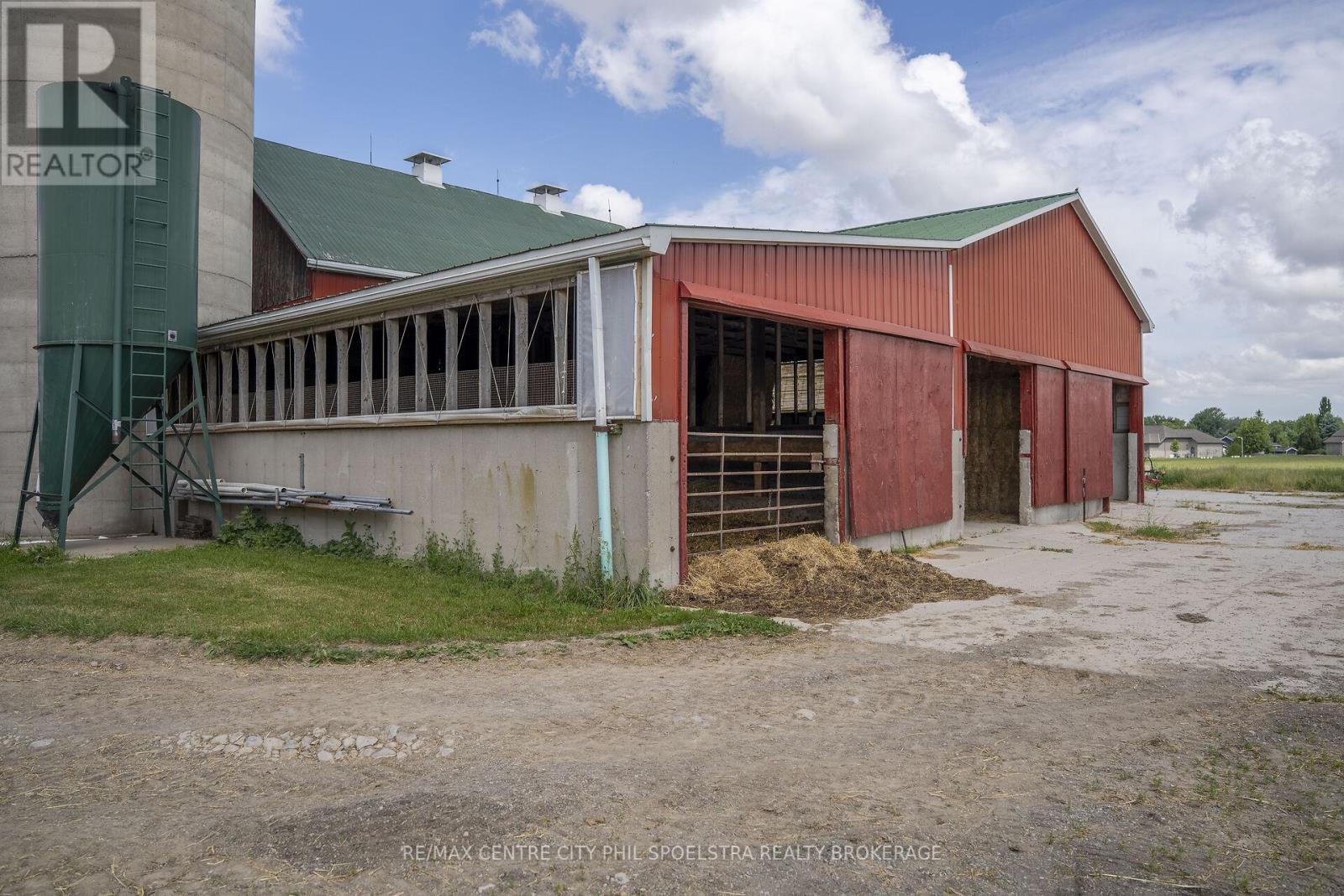 34212 Denfield Road, Lucan Biddulph, Ontario  N0M 2J0 - Photo 27 - X12258306