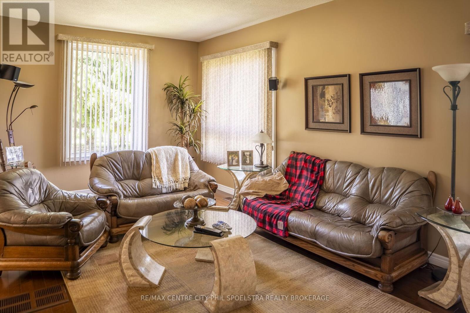 34212 Denfield Road, Lucan Biddulph, Ontario  N0M 2J0 - Photo 32 - X12258306