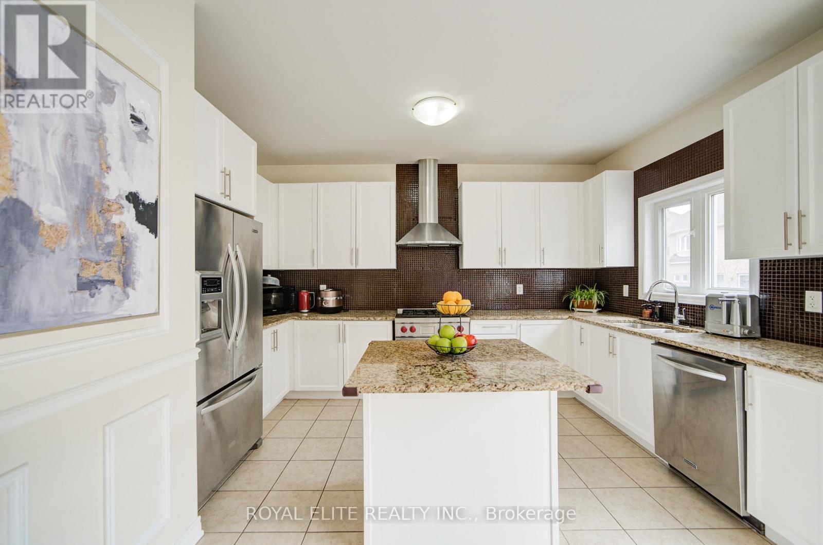11 Amstel Avenue, Richmond Hill, Ontario  L4E 0P7 - Photo 13 - N12258283