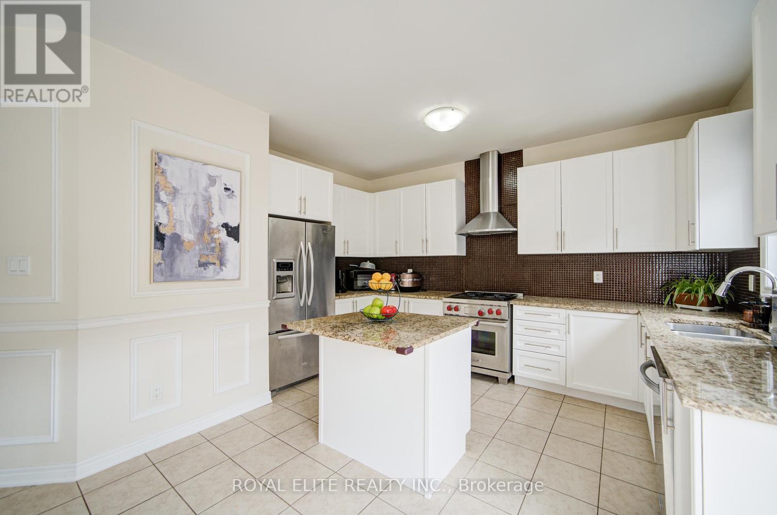 11 Amstel Avenue, Richmond Hill, Ontario  L4E 0P7 - Photo 14 - N12258283