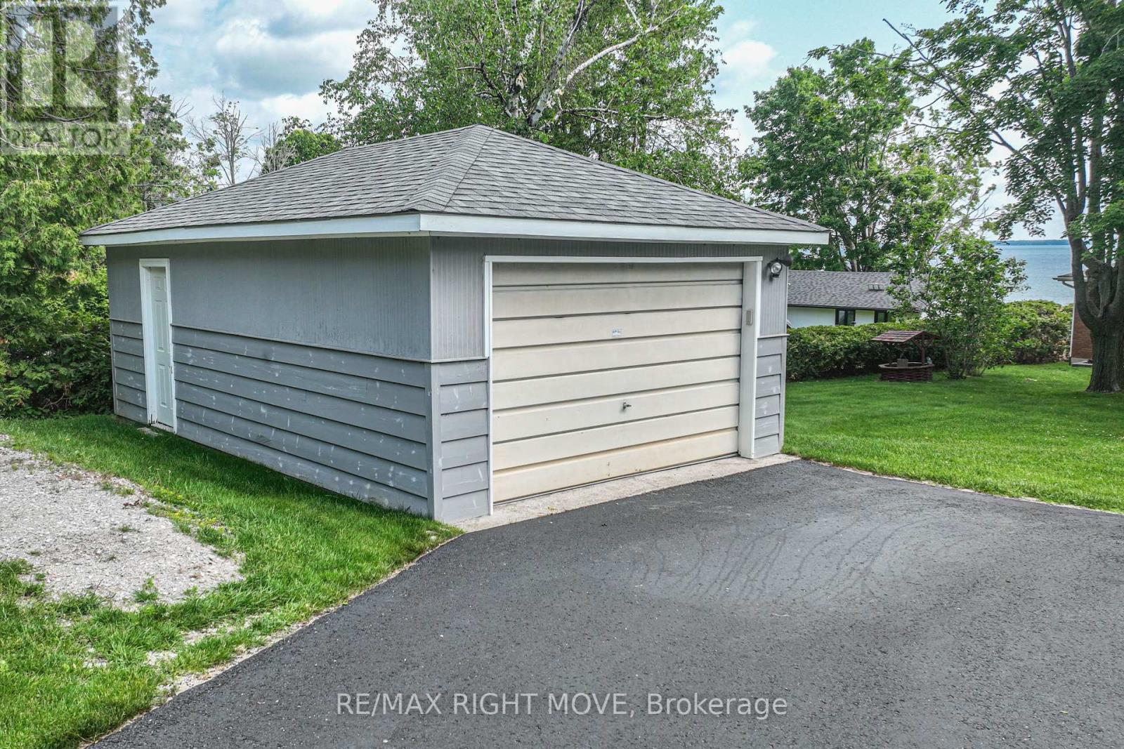 Property at 905 WOODLAND DRIVE image 2