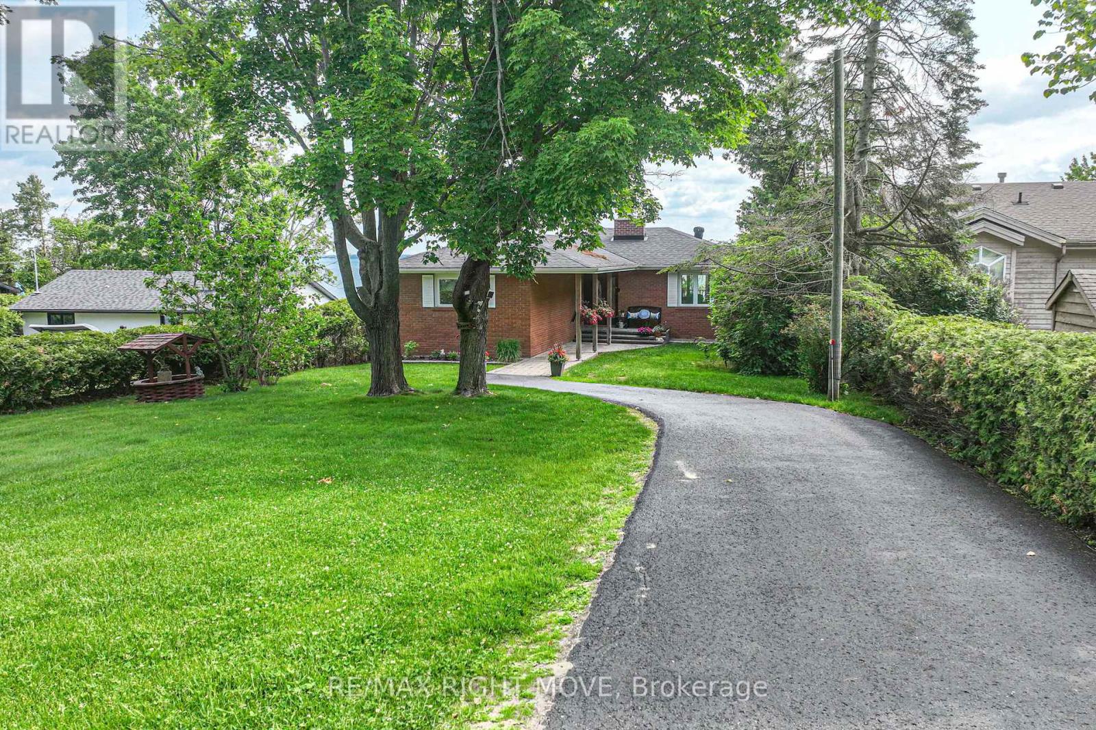 Property at 905 WOODLAND DRIVE image 3