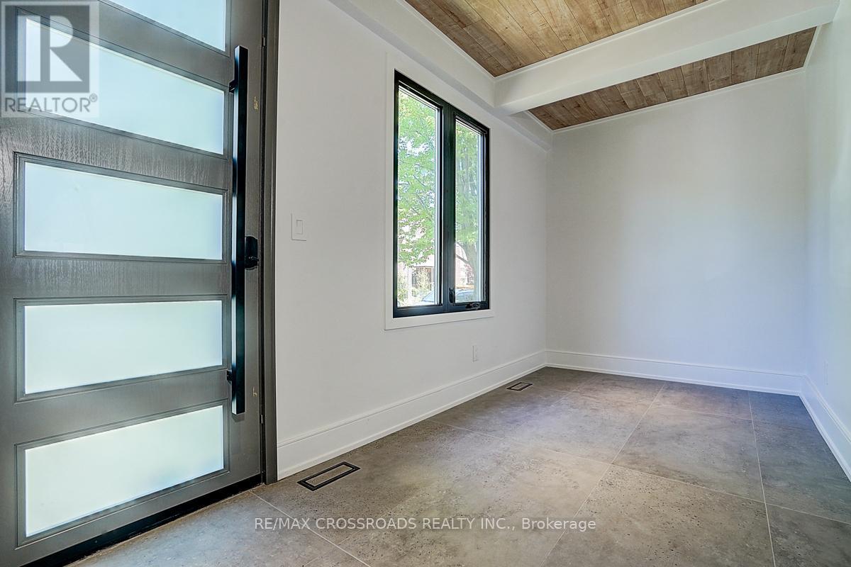 Property at 133 YARMOUTH ROAD image 5