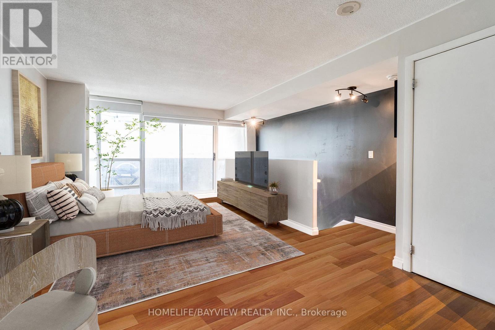 315 - 185 Legion Road N, Toronto, Ontario  M8Y 0A1 - Photo 11 - W12258310