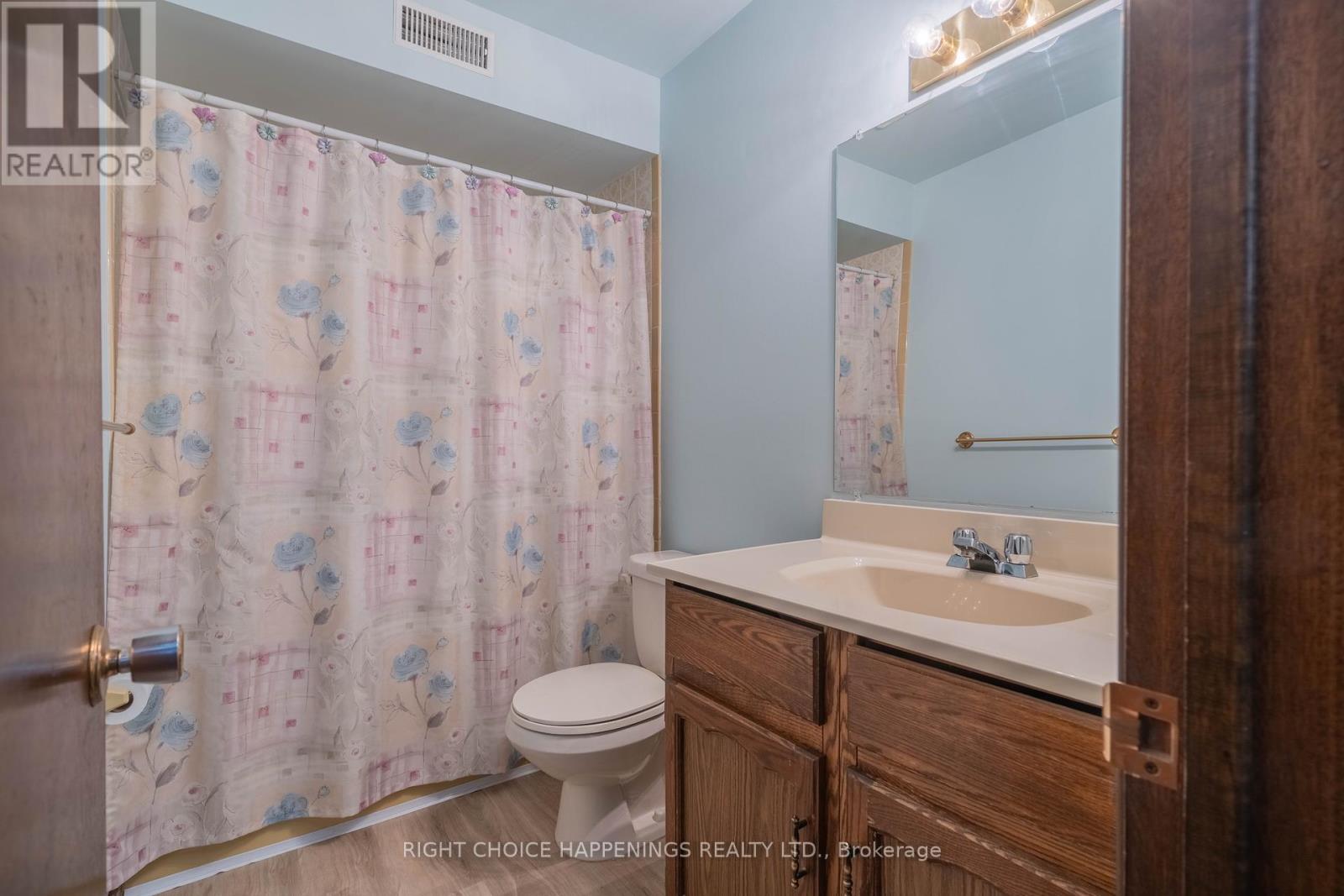 104 Albert Street, St. Catharines, Ontario  L2R 2H3 - Photo 10 - X12258364