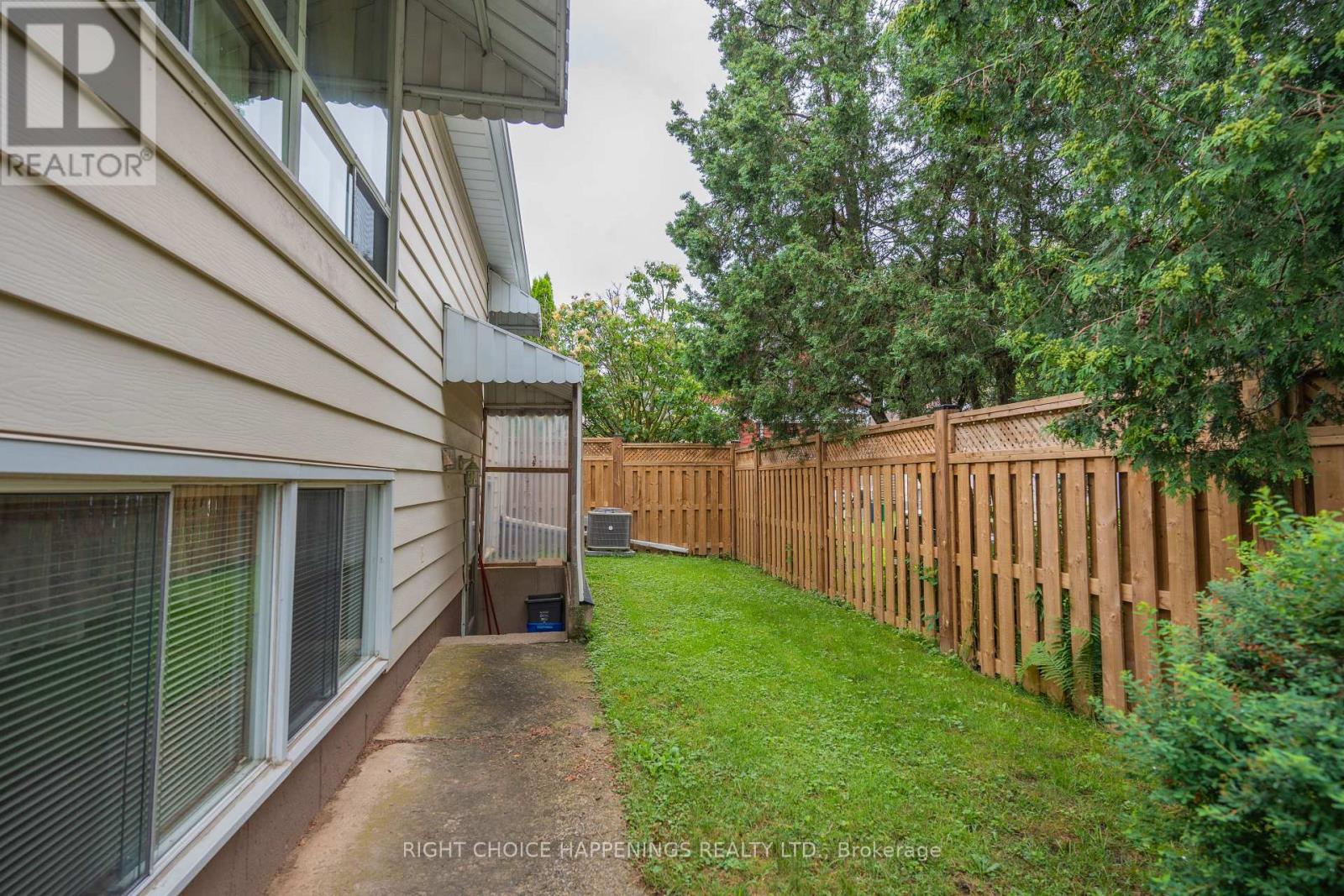 104 Albert Street, St. Catharines, Ontario  L2R 2H3 - Photo 17 - X12258364