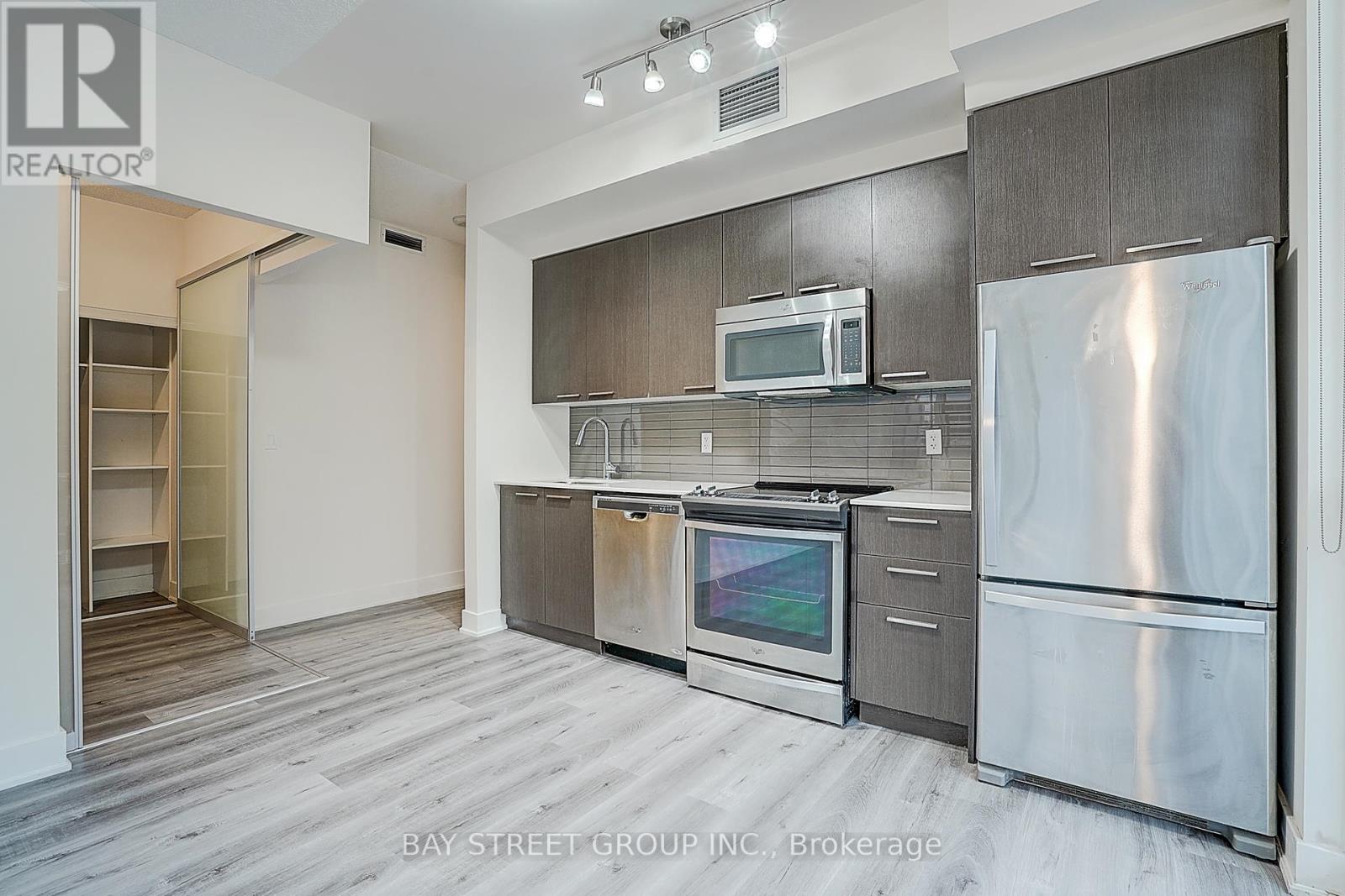 402 - 88 Sheppard Avenue E, Toronto, Ontario  M2N 0G9 - Photo 9 - C12258342