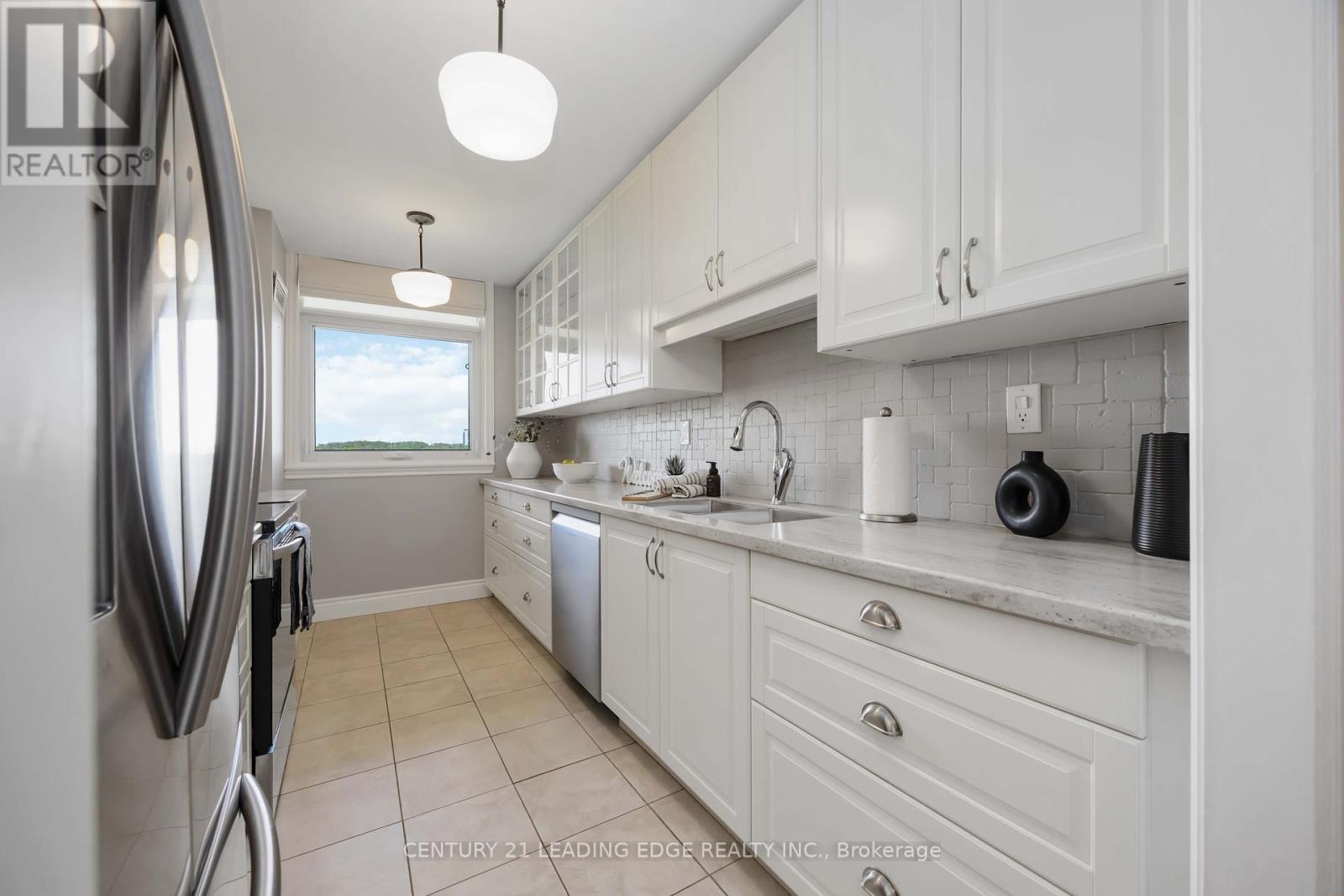 811 - 7811 Yonge Street, Markham (Thornhill), Ontario  L3T 4S3 - Photo 12 - N12258367