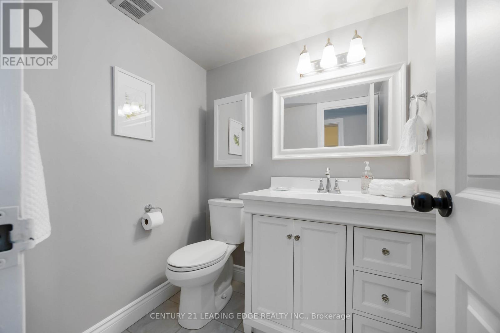 811 - 7811 Yonge Street, Markham (Thornhill), Ontario  L3T 4S3 - Photo 17 - N12258367
