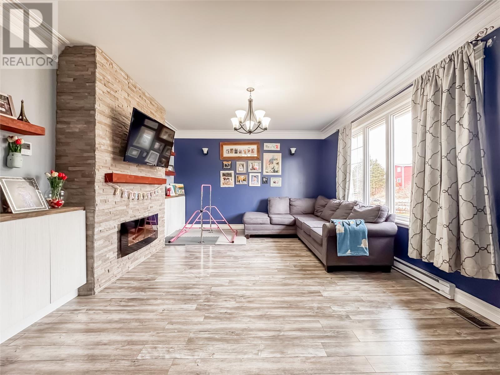 Property at 43 Greenhill Crescent image 4