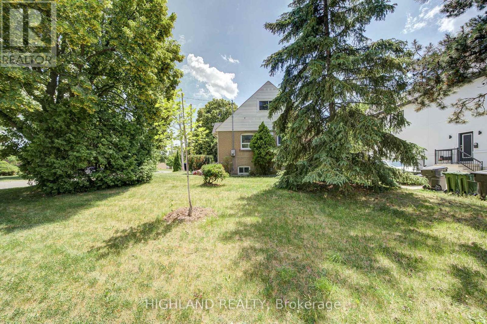 38 Esmond Crescent, Toronto, Ontario  M9W 1T4 - Photo 27 - W12258381