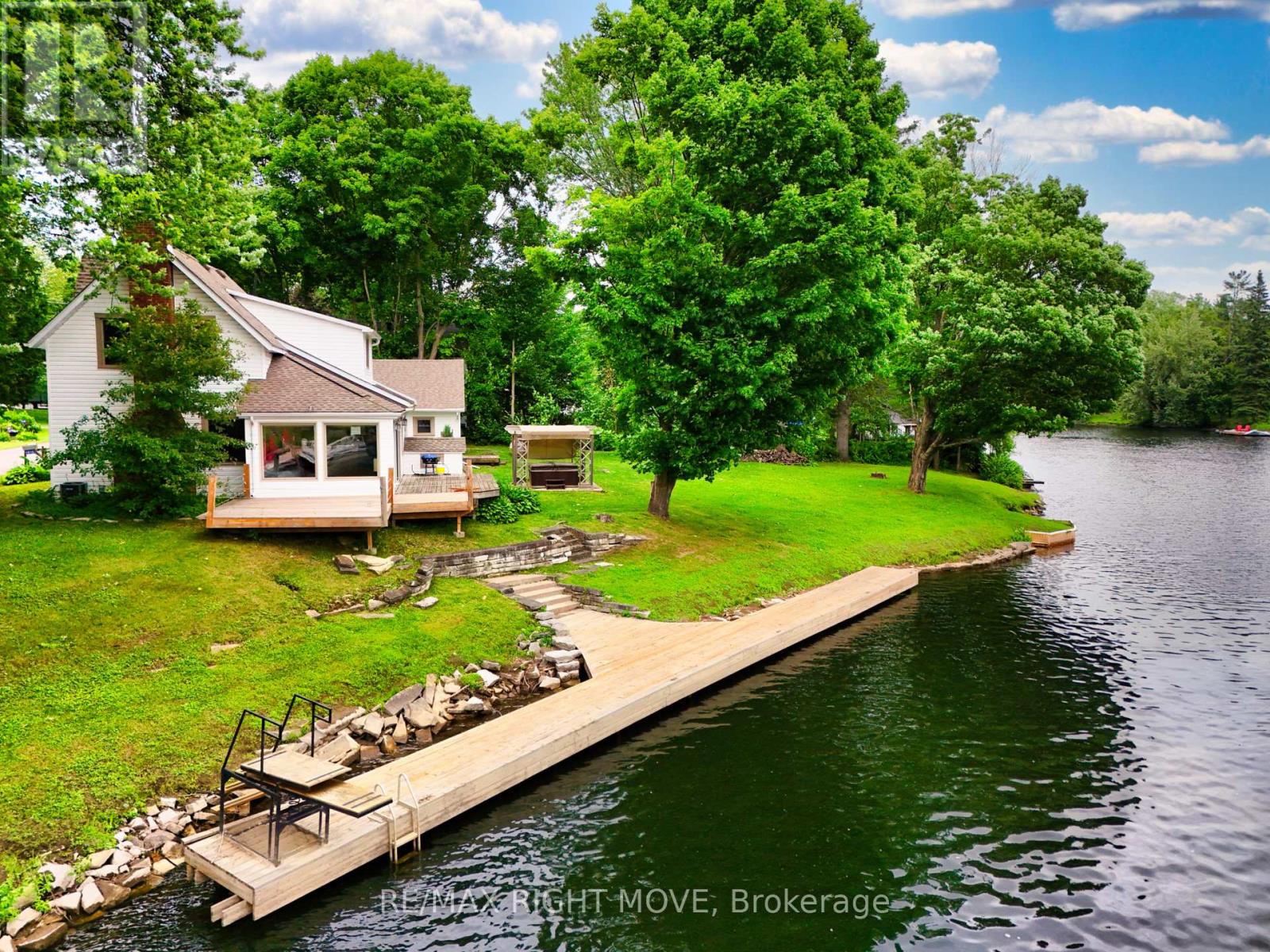 Property at 1012 COWBELL LANE image 3