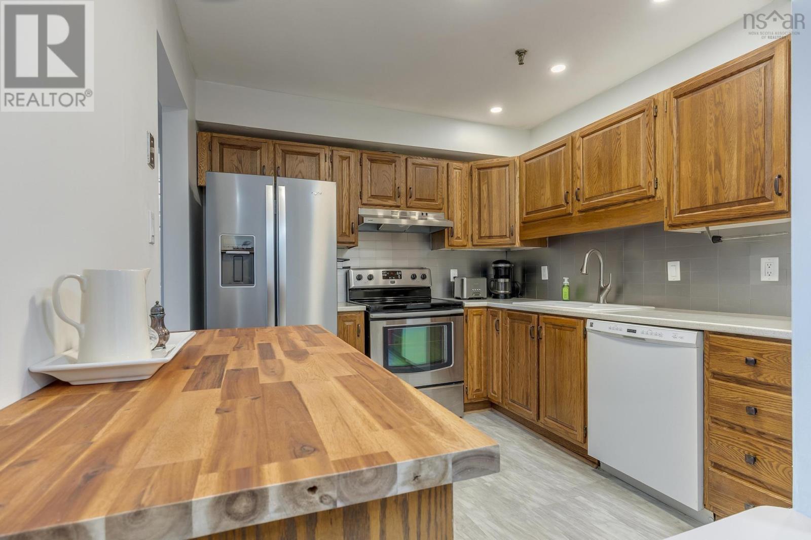 Property at 306 64 Cumberland Drive image 4