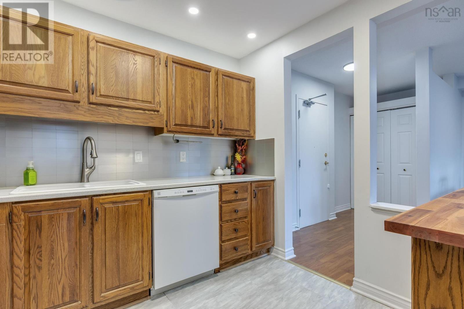 Property at 306 64 Cumberland Drive image 5
