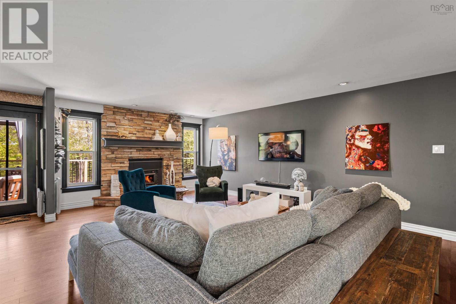Property at 390 Gleneagles Drive image 4