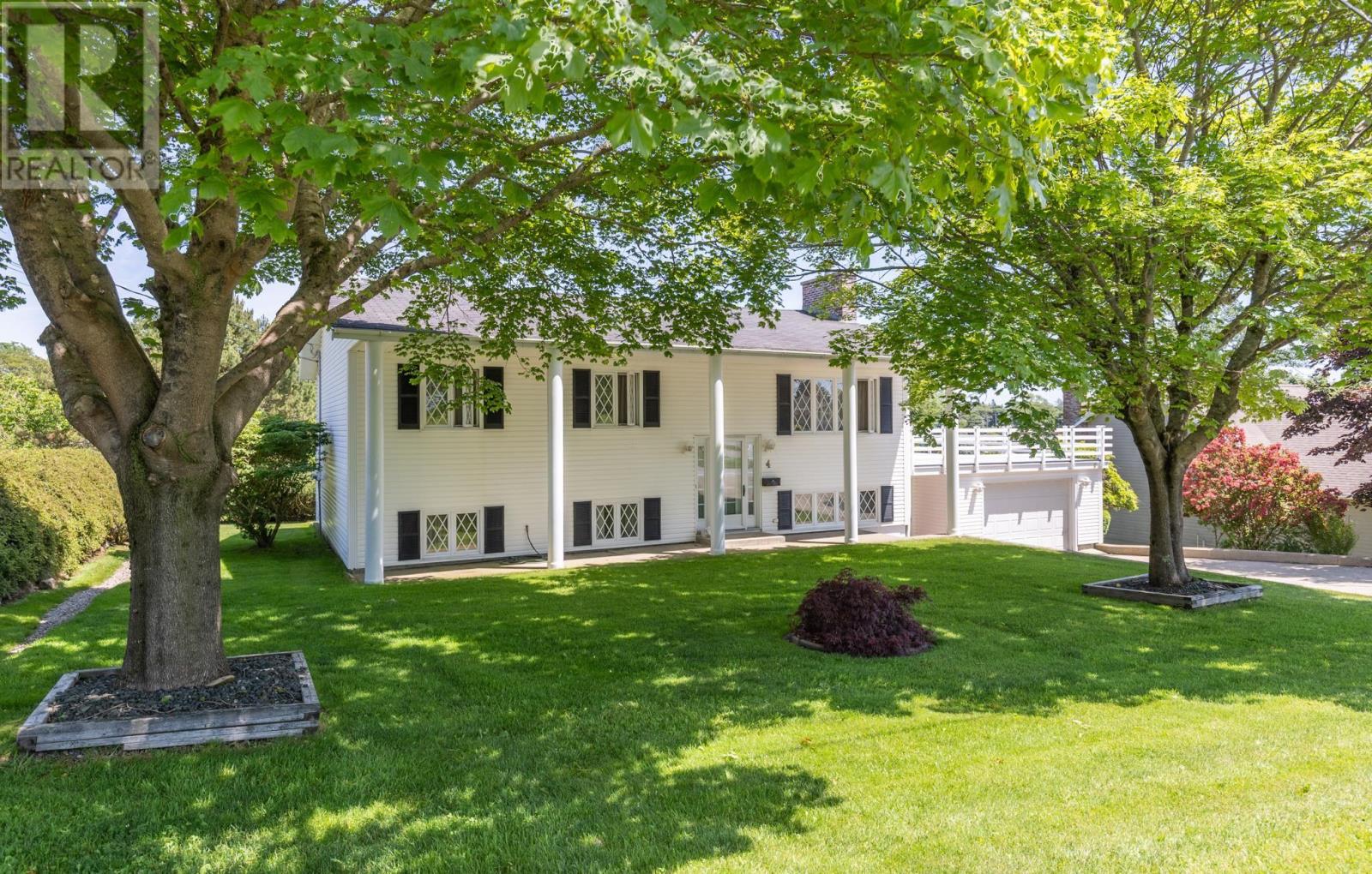 4 Harbourview Drive, Yarmouth, Nova Scotia  B5A 4C3 - Photo 4 - 202516380