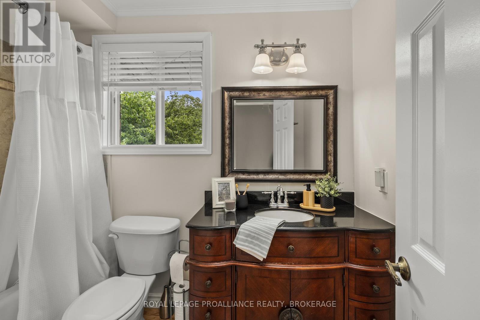 11 Glenwood Court, Kingston, Ontario  K7M 7G1 - Photo 34 - X12258480