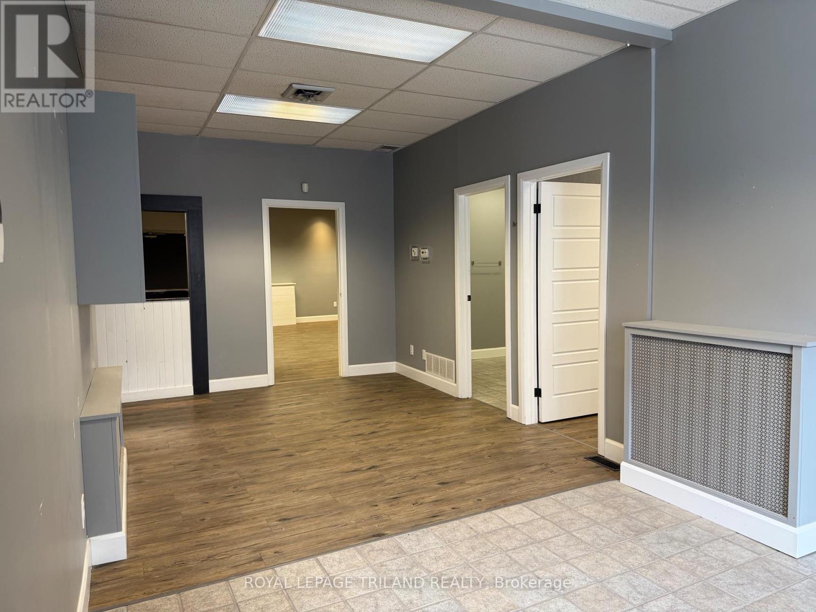 Main Floor - 656 Talbot Street, St. Thomas, Ontario  N5P 1C8 - Photo 12 - X12258441
