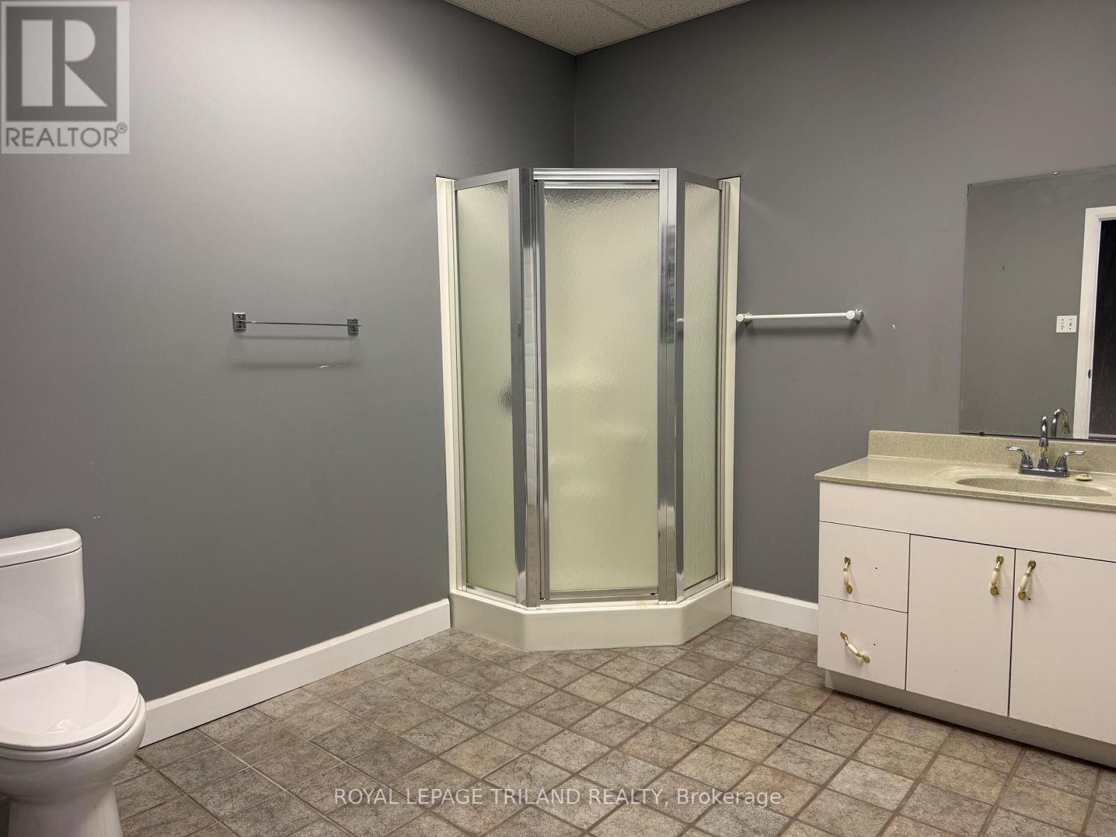 Main Floor - 656 Talbot Street, St. Thomas, Ontario  N5P 1C8 - Photo 20 - X12258441