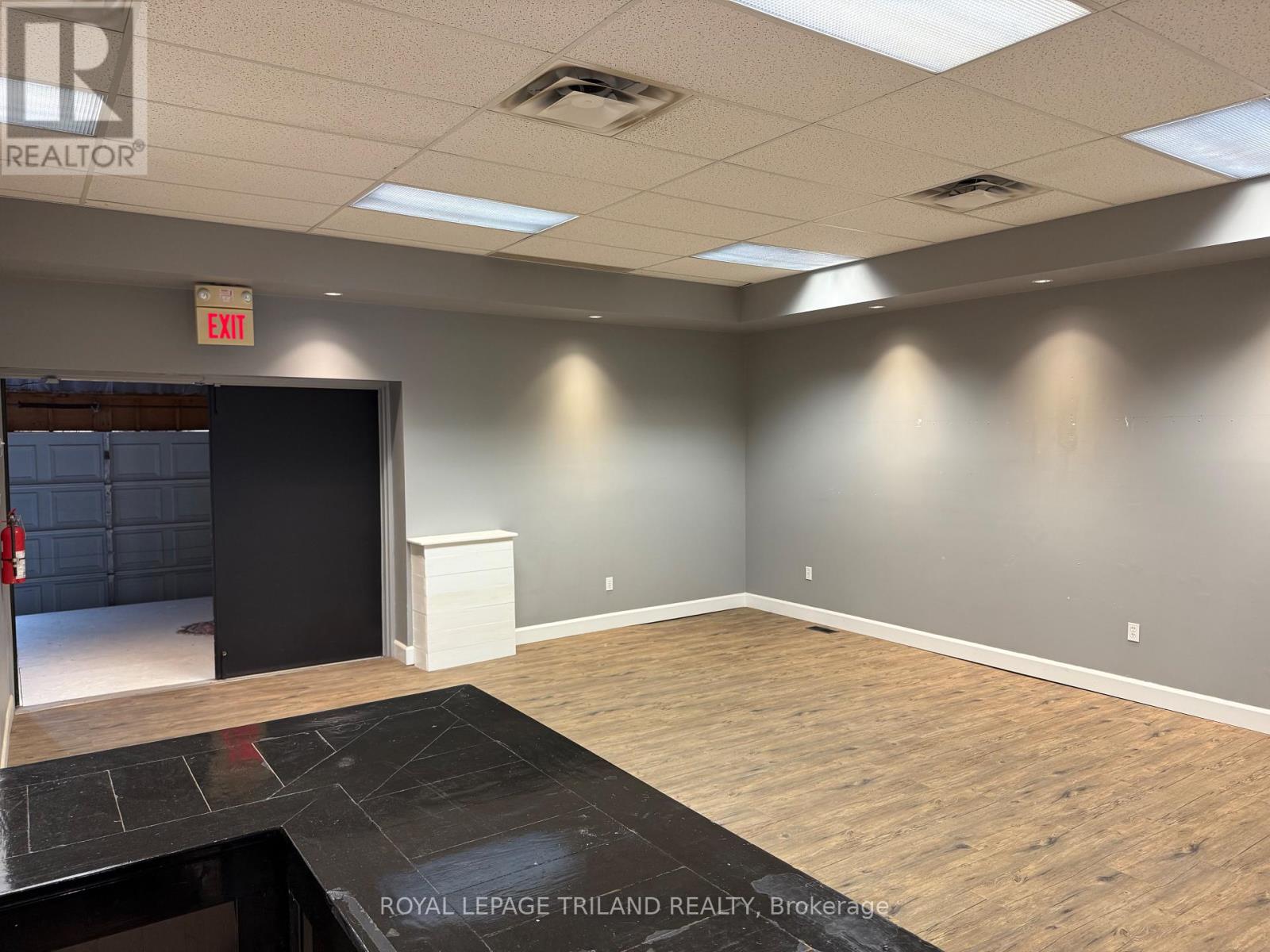 Main Floor - 656 Talbot Street, St. Thomas, Ontario  N5P 1C8 - Photo 24 - X12258441