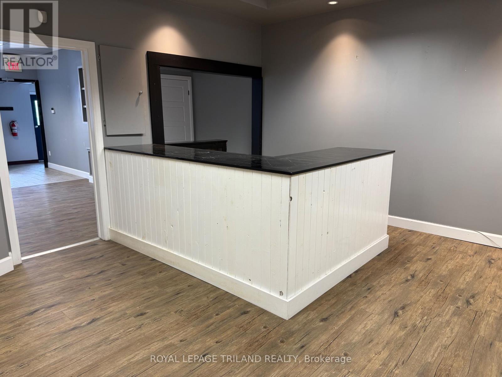 Main Floor - 656 Talbot Street, St. Thomas, Ontario  N5P 1C8 - Photo 26 - X12258441