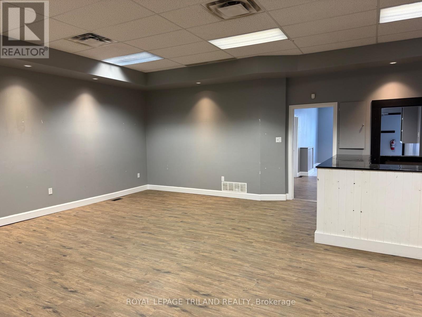 Main Floor - 656 Talbot Street, St. Thomas, Ontario  N5P 1C8 - Photo 30 - X12258441