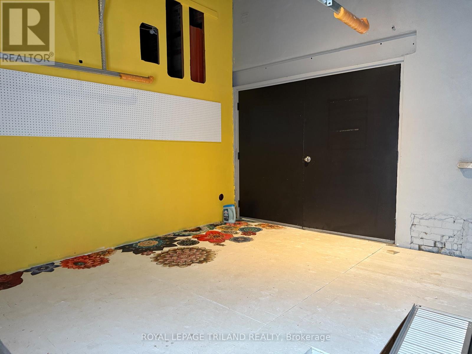 Main Floor - 656 Talbot Street, St. Thomas, Ontario  N5P 1C8 - Photo 32 - X12258441