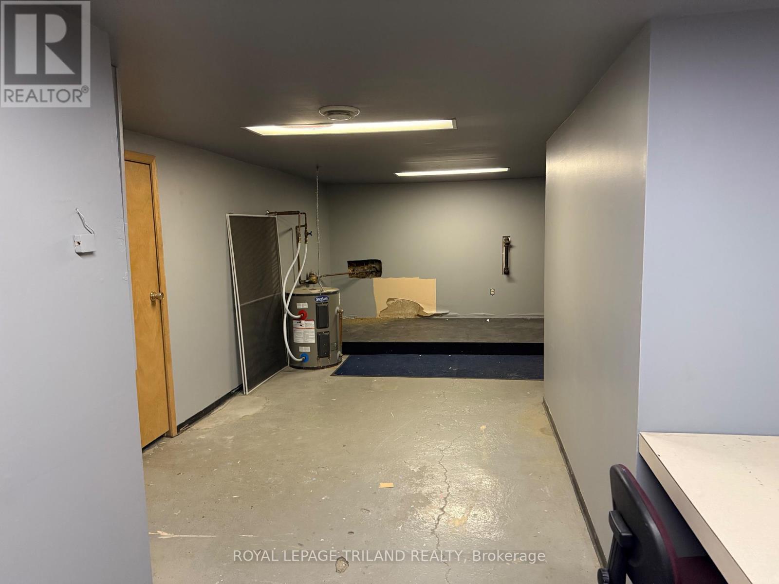 Main Floor - 656 Talbot Street, St. Thomas, Ontario  N5P 1C8 - Photo 38 - X12258441