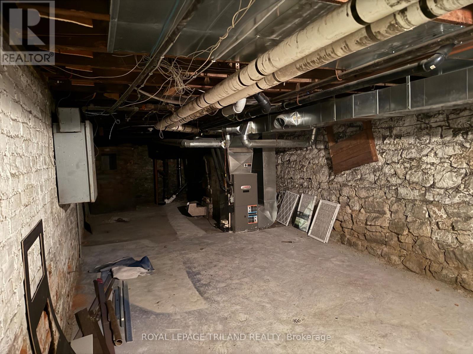Main Floor - 656 Talbot Street, St. Thomas, Ontario  N5P 1C8 - Photo 41 - X12258441