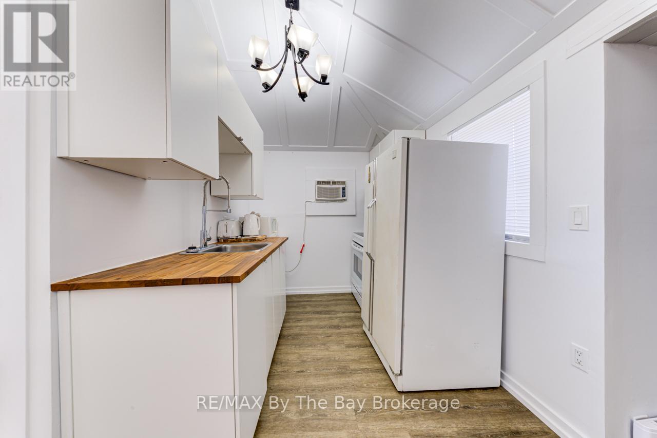 278 Coastline Drive, Wasaga Beach, Ontario  L9Z 2M4 - Photo 14 - S12258435
