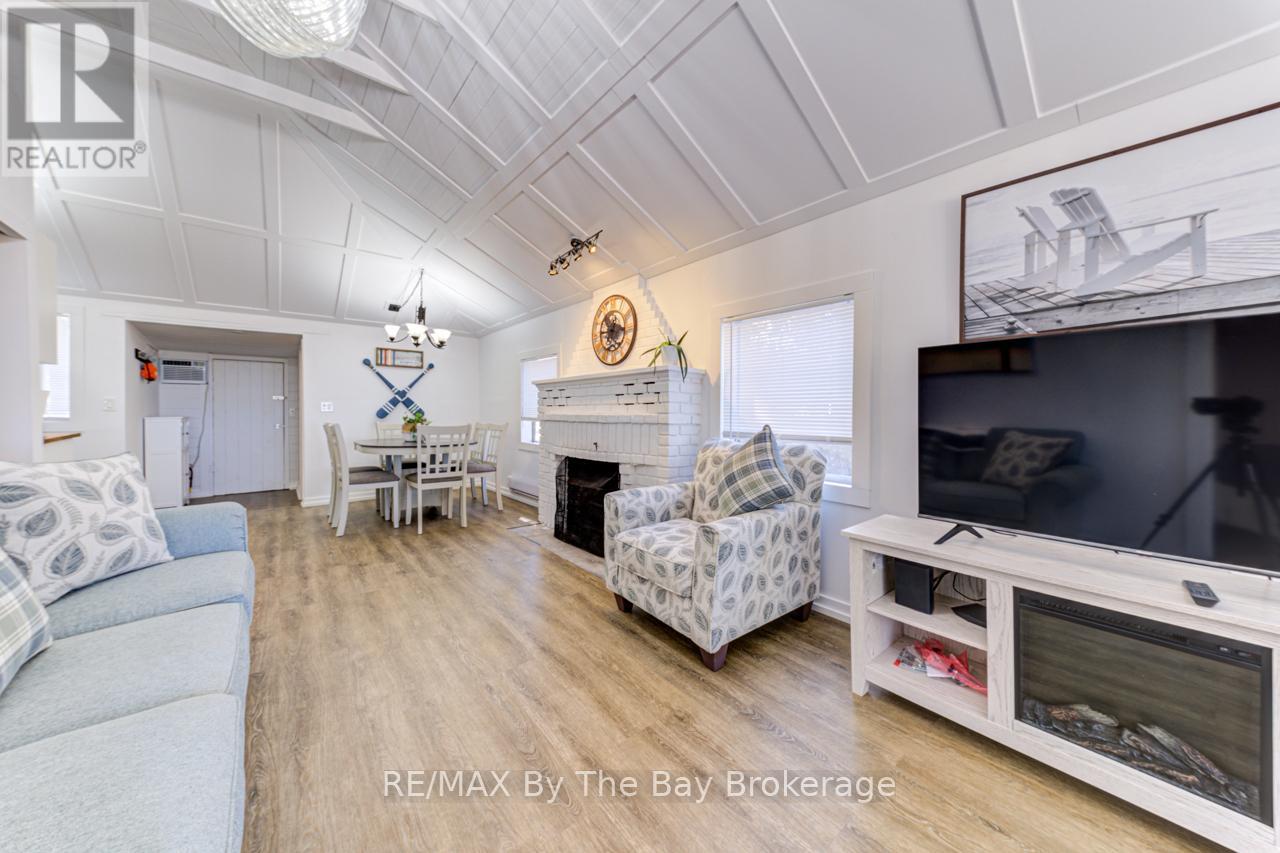 278 Coastline Drive, Wasaga Beach, Ontario  L9Z 2M4 - Photo 5 - S12258435