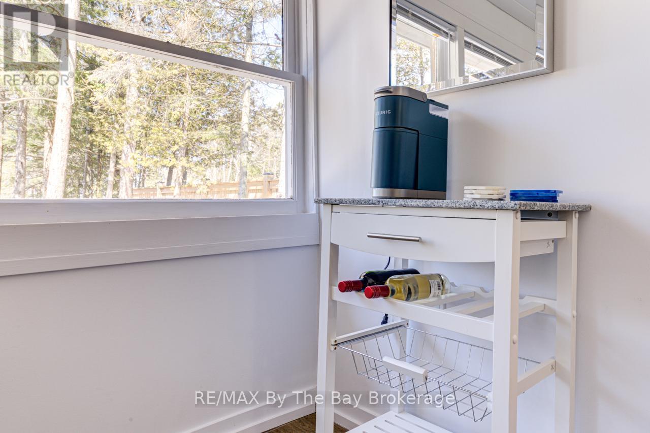 278 Coastline Drive, Wasaga Beach, Ontario  L9Z 2M4 - Photo 6 - S12258435