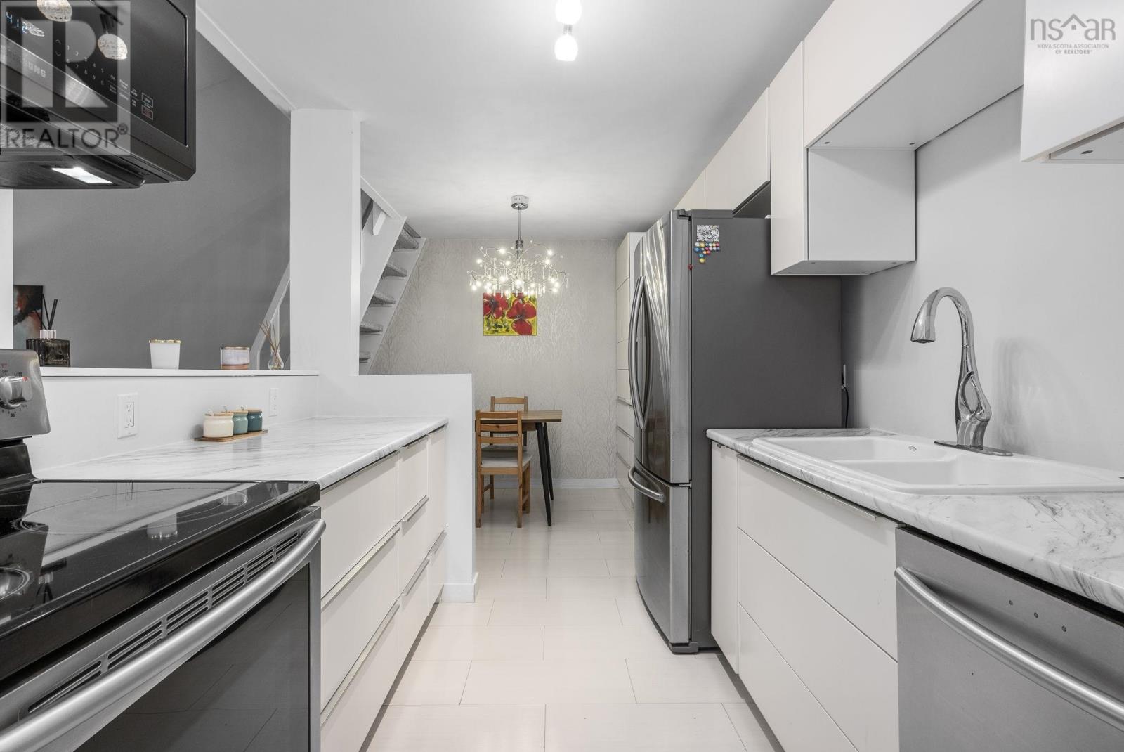 Property at 304 45 Chelton Woods Lane image 3