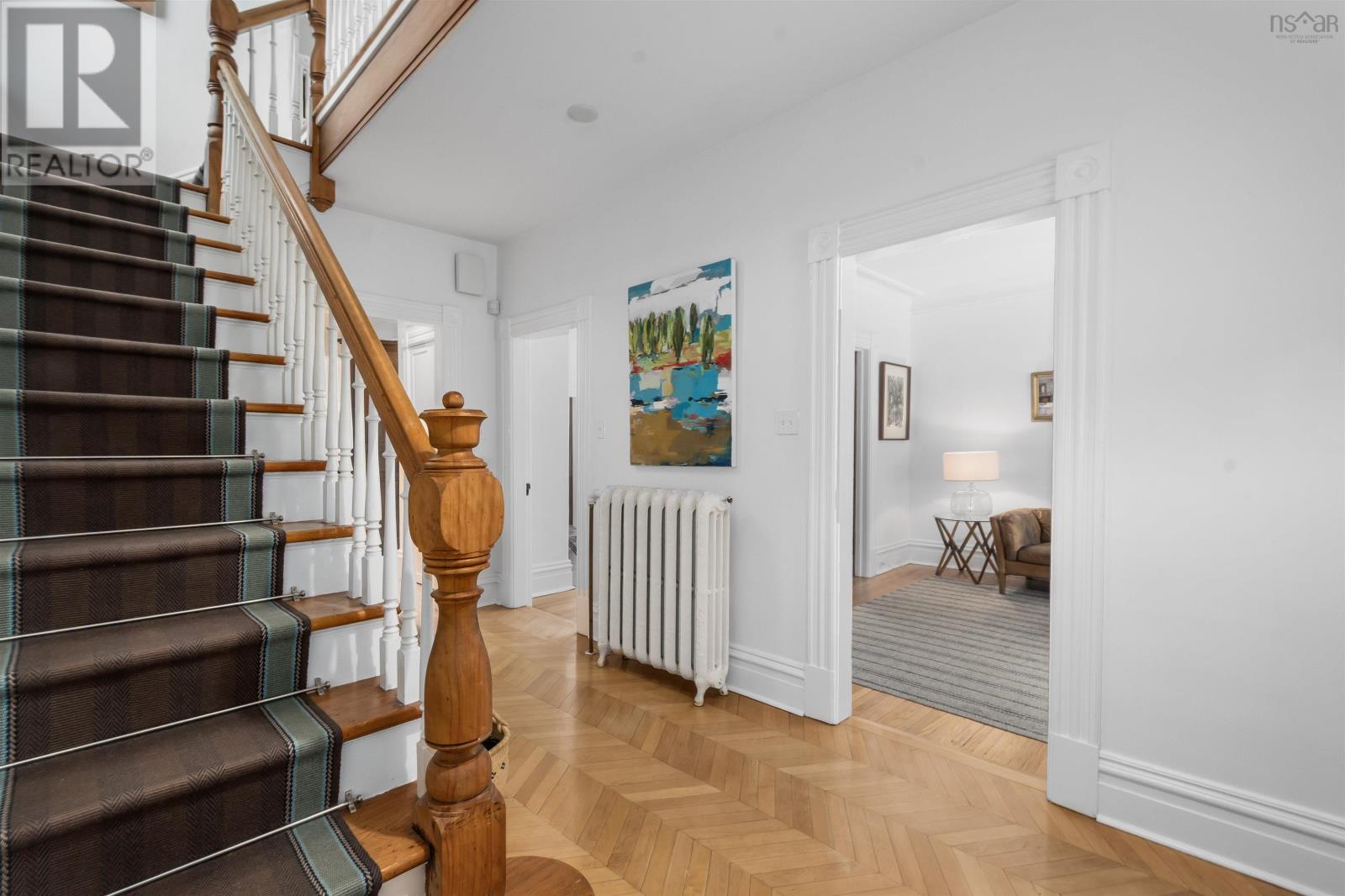 Property at 1545 Henry Street image 3