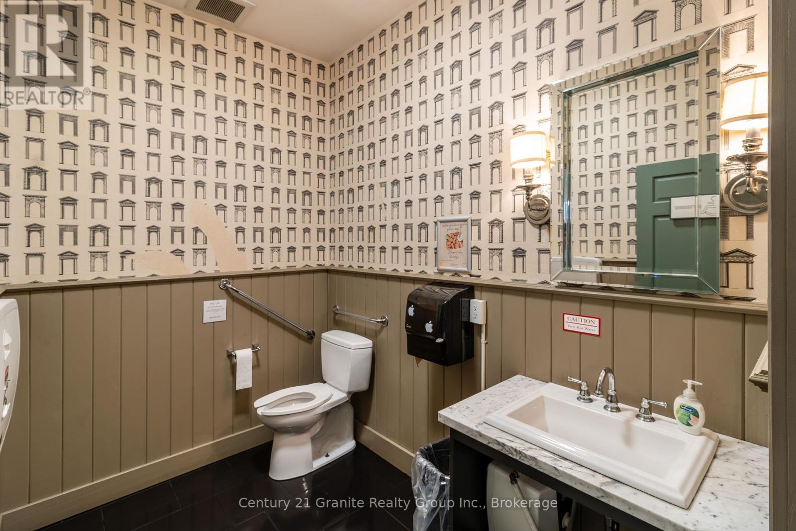 172 Highland Street, Dysart Et Al, Ontario  K0M 1S0 - Photo 18 - X12258434