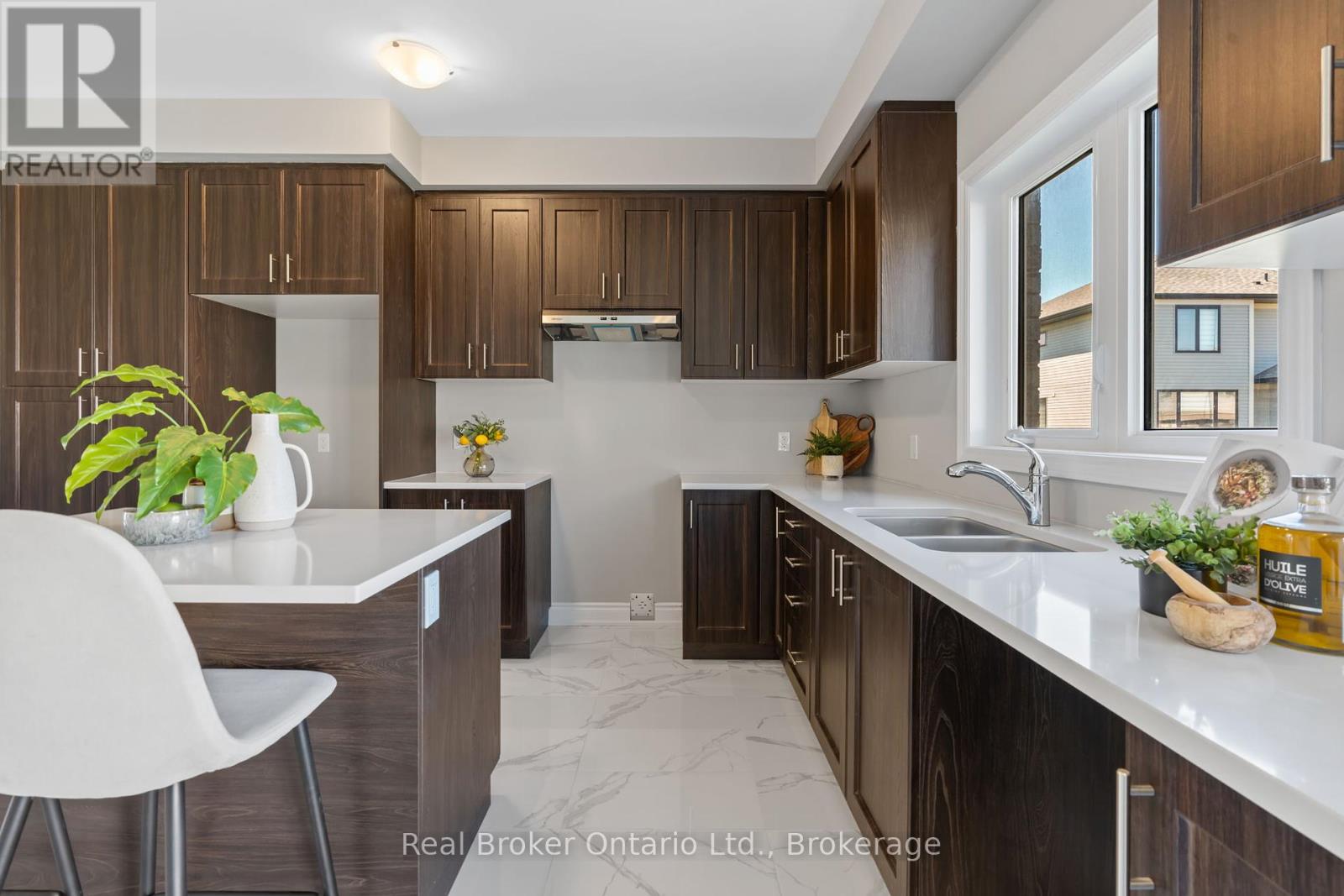 15 Venture Way, Thorold, Ontario  L2V 0G9 - Photo 21 - X12258486