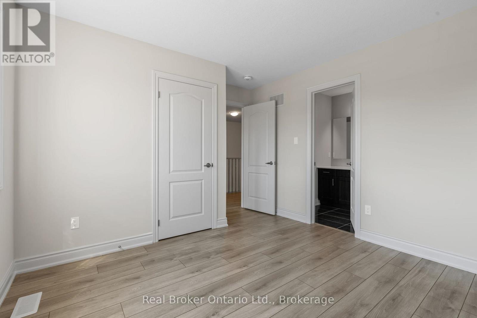 15 Venture Way, Thorold, Ontario  L2V 0G9 - Photo 32 - X12258486