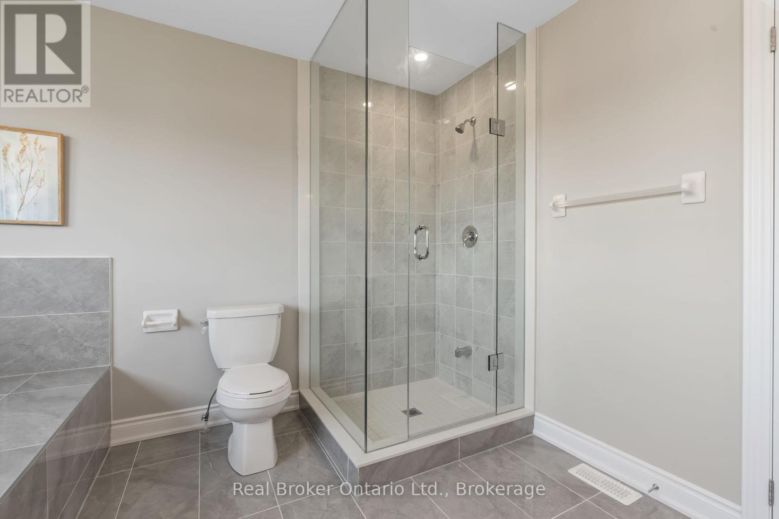 15 Venture Way, Thorold, Ontario  L2V 0G9 - Photo 39 - X12258486