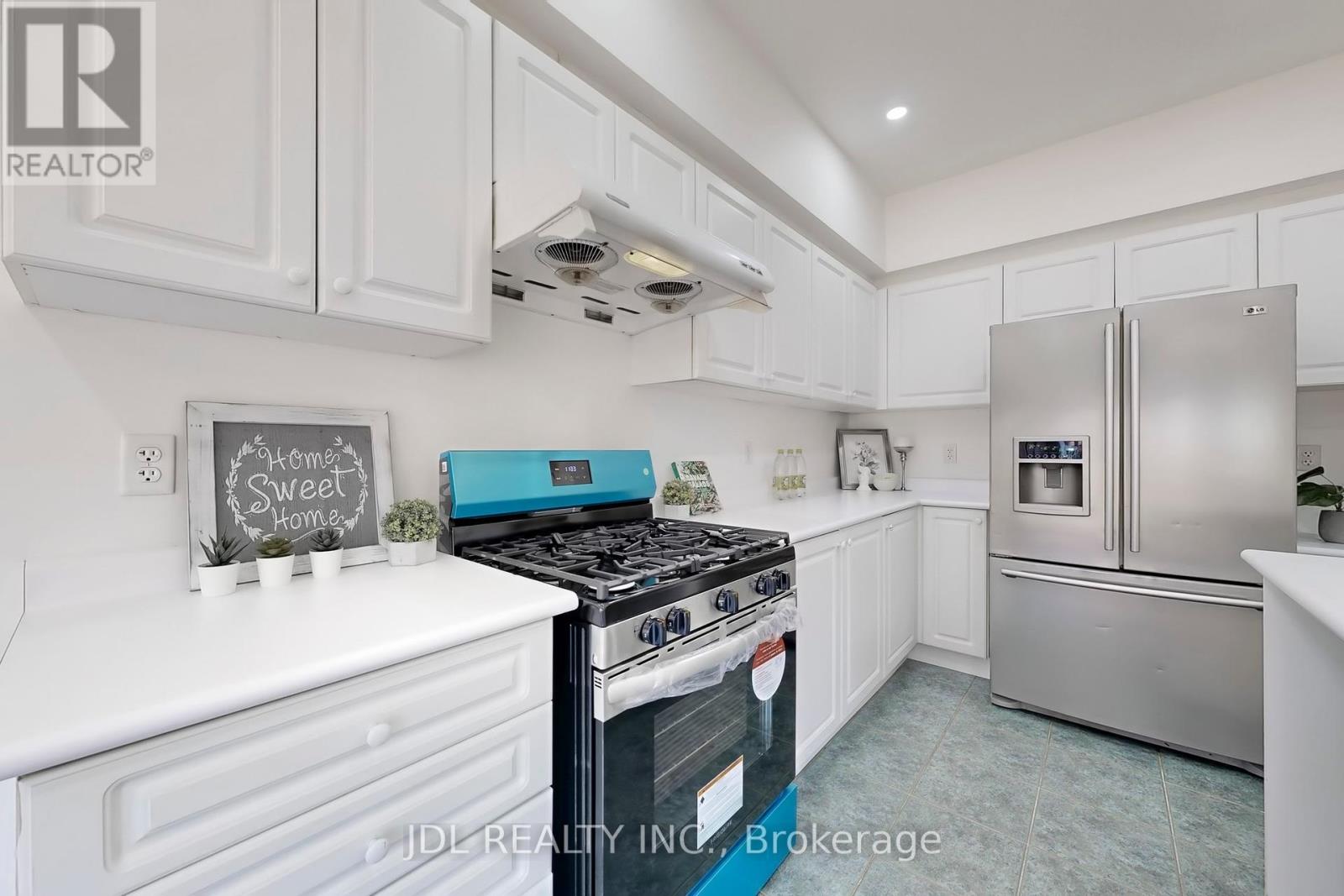 52 Wyper Square, Toronto, Ontario M1S 0B3 - Photo 9 - E12258481