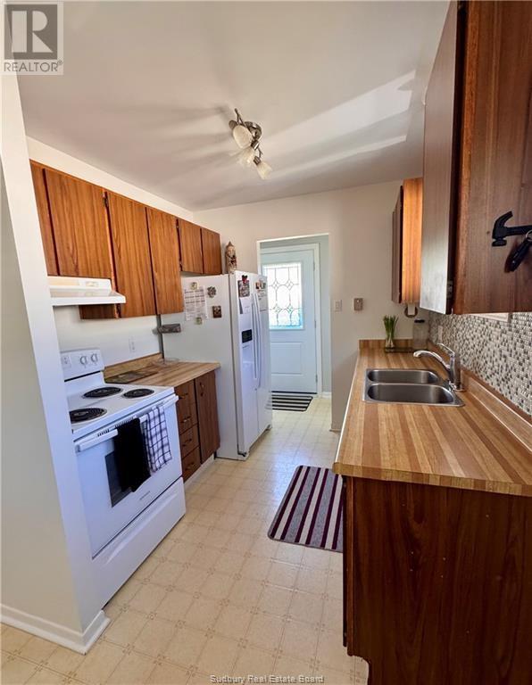 Property at 41 Esten Drive S image 3